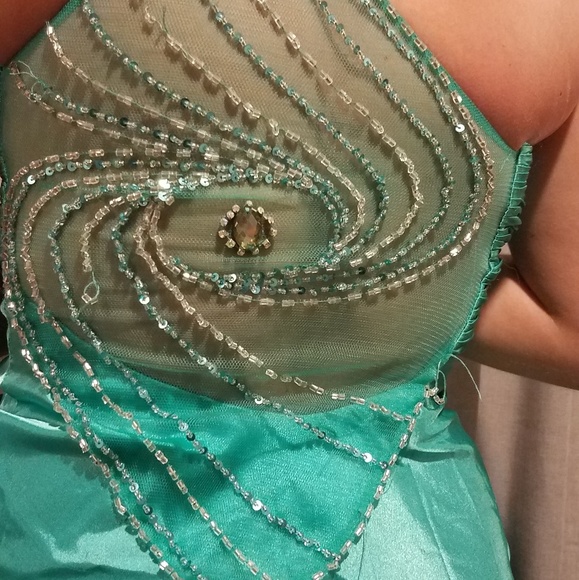 Prom gown - Picture 2 of 5